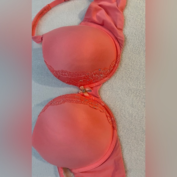 Victoria’s Secret’s -Body By Victoria Bra - Picture 2 of 9